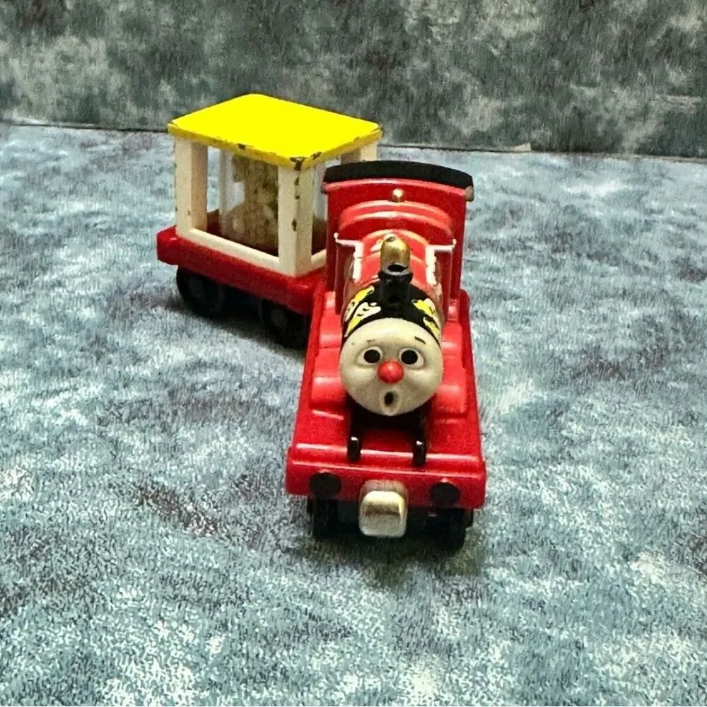 Thomas & Friends James & Bee Car  metal Red and Yellow Train Engine